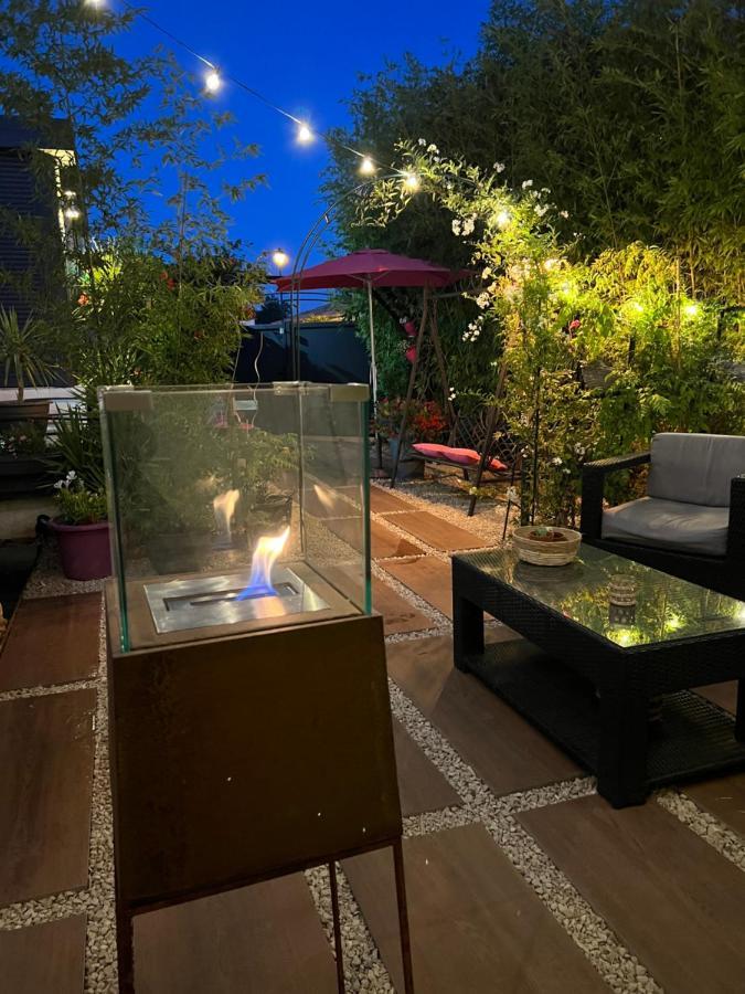 לינה וארוחת בוקר מאוסן לס אלפילס Mon Petit Bali מראה חיצוני תמונה